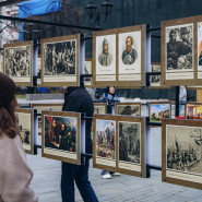 Уличная выставка «Вечен народный подвиг» фотографии