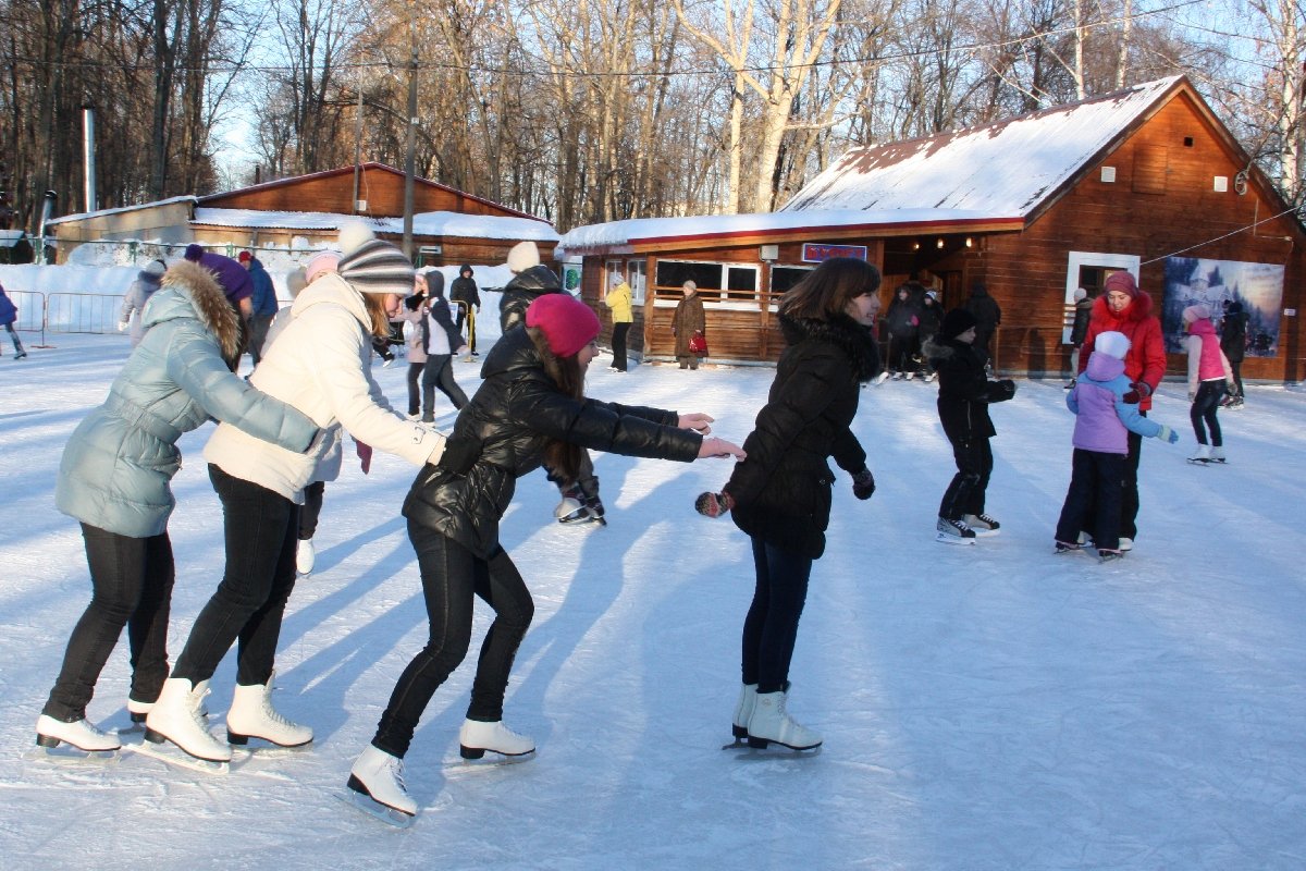 Массовые катания на коньках в Автозаводском районе 2019/20