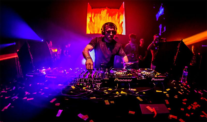 Вечеринка «DJ-battle»