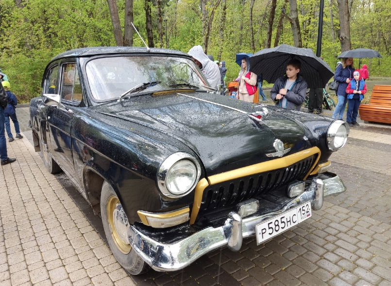 Выставка ретроавтомобилей в парке Станкозавода