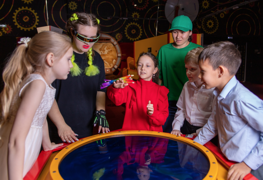 Интерактивная ёлка для современных детей в «Парке чудес Галилео» 2024